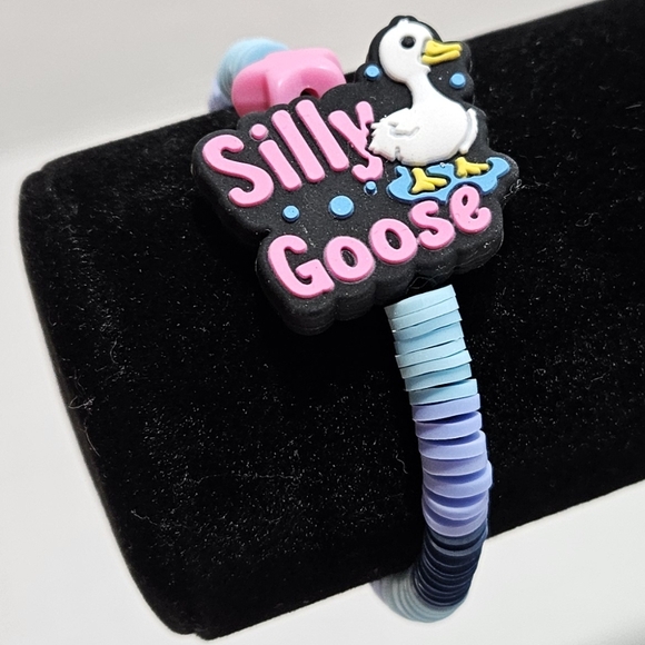 Silly Goose beaded bracelet - Picture 2 of 3